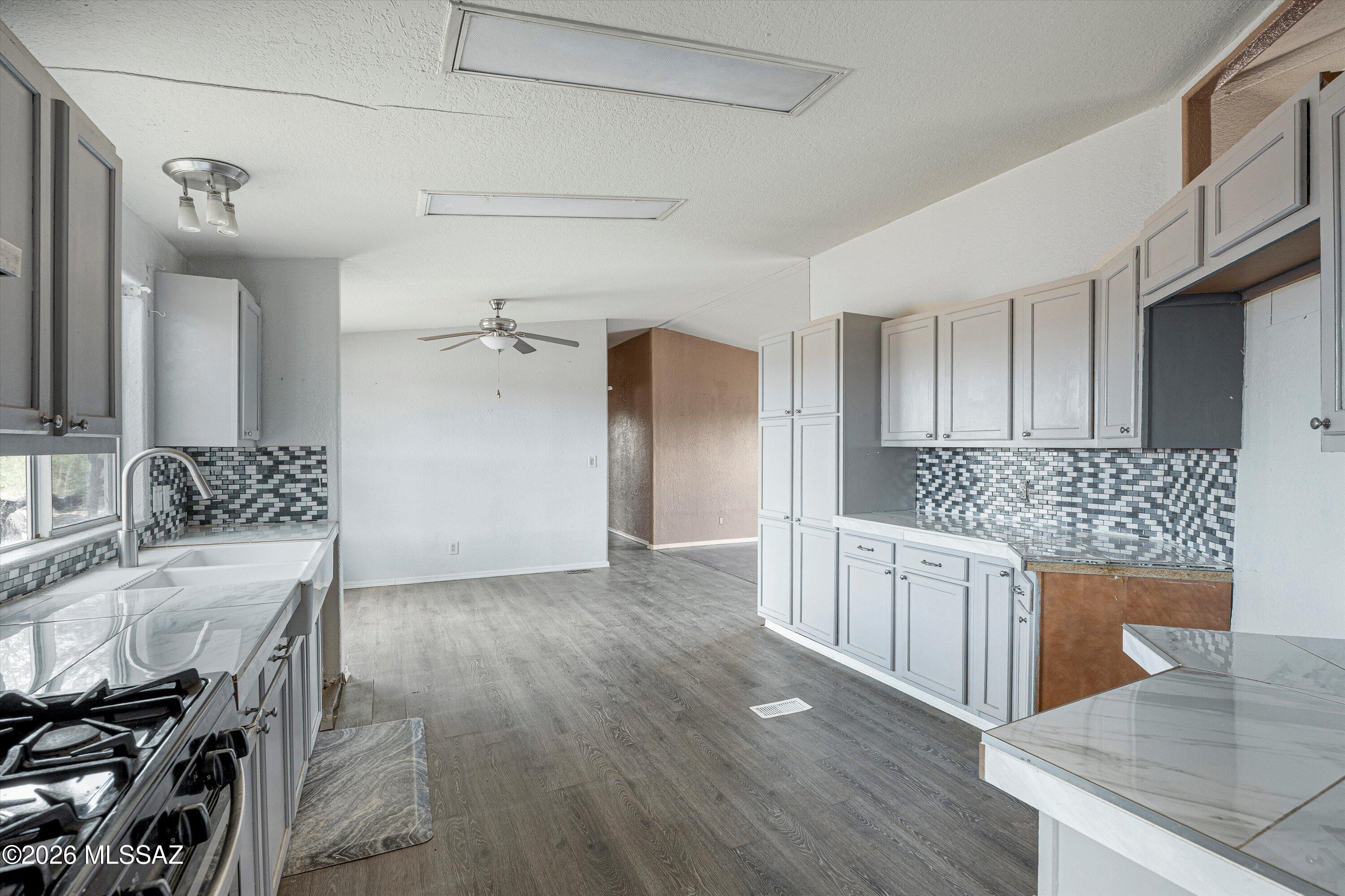 17111 South Country Club Road, Unit 48 Sahuarita, AZ 85629 - Photo 16 of 37 Kitchen