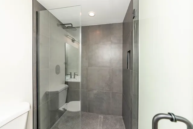 $2,600 | 2825 North Rockwell Street, Unit G, Chicago, IL 60618