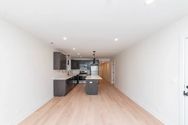 $2,600 | 2825 North Rockwell Street, Unit G, Chicago, IL 60618