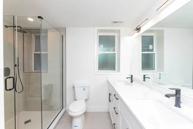 $2,600 | 2825 North Rockwell Street, Unit G, Chicago, IL 60618