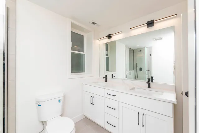 $2,600 | 2825 North Rockwell Street, Unit G, Chicago, IL 60618