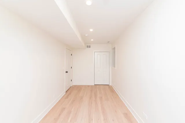 $2,600 | 2825 North Rockwell Street, Unit G, Chicago, IL 60618