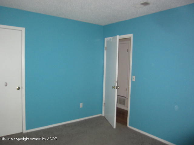 5202 Royce Drive Amarillo, TX 79110 - Photo 8 of 18 3rd bdrm v 1