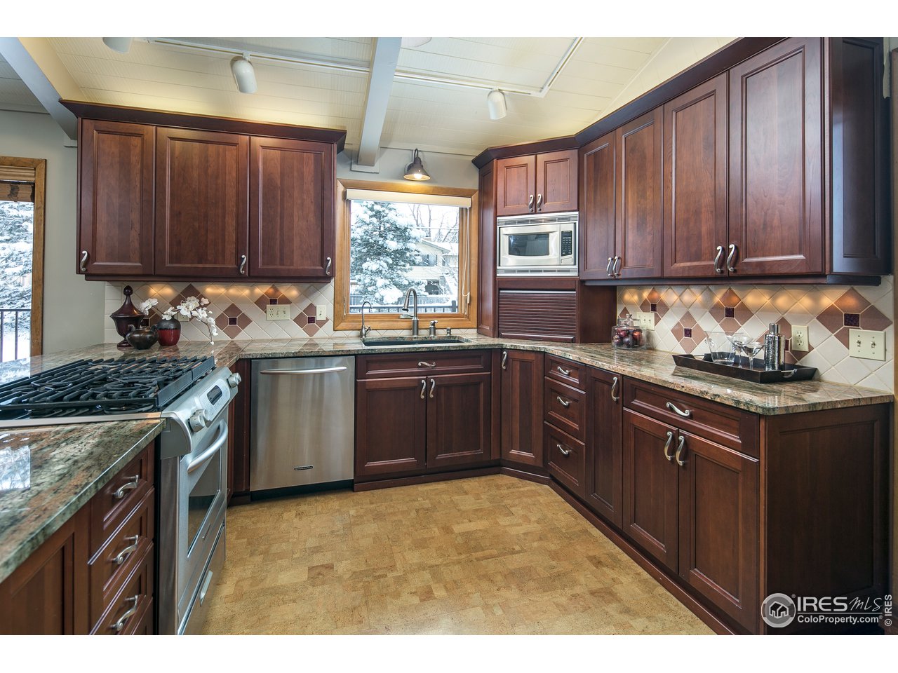 7736 O Connor Road Boulder, CO 80303 - Photo 7 of 33 Stainless appliances