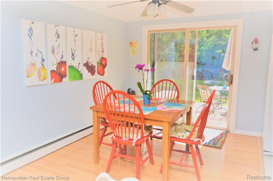 28646 Rollcrest Road Farmington, MI 48334 - Photo 10 of 16 Breakfast Nook