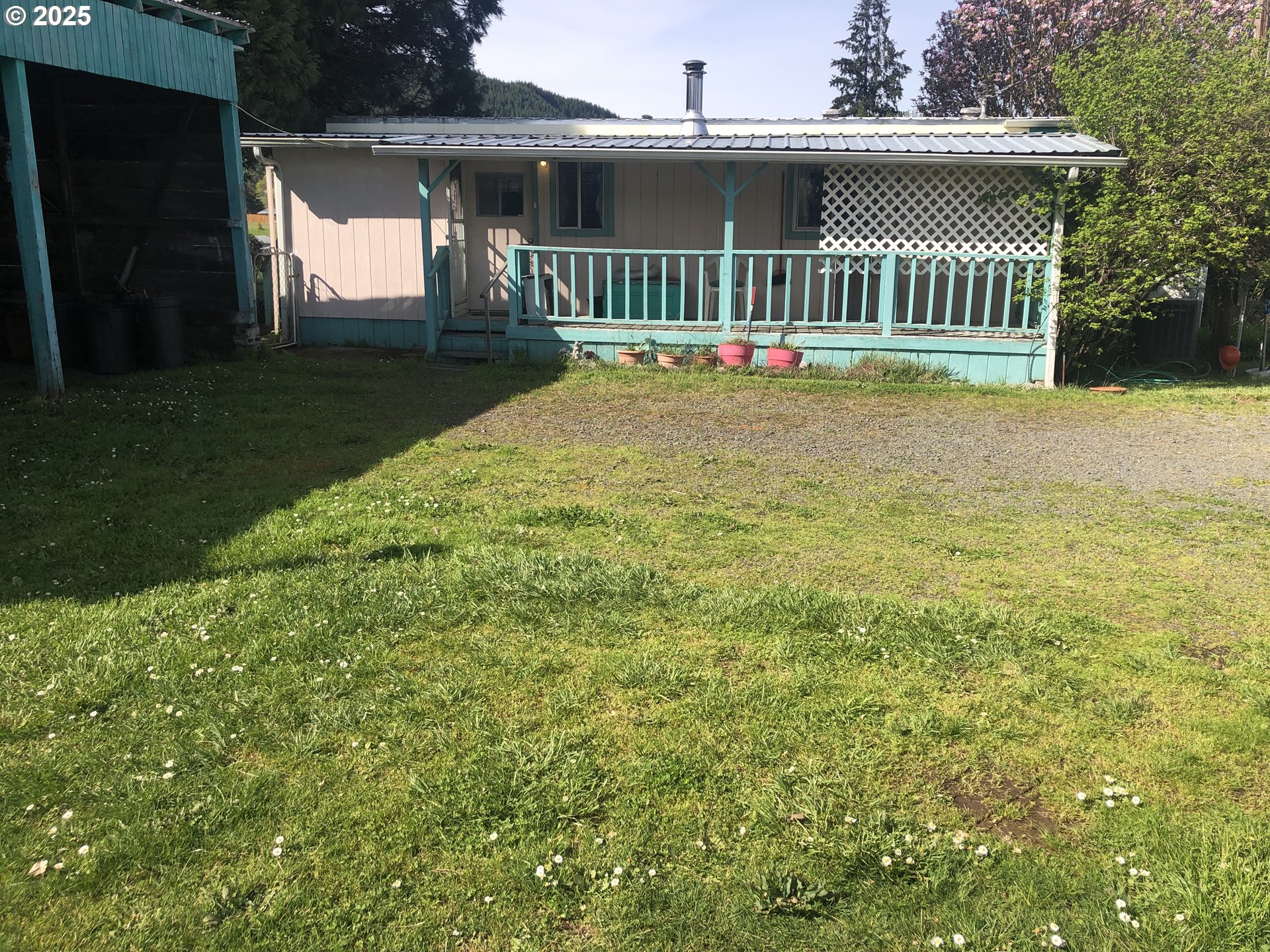 656 Applegate Avenue Yoncalla, OR 97499 - Photo 2 of 13