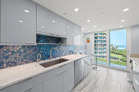 $1,675,000 | 500 Ocean Drive, Unit E4C, Juno Beach, FL 33408
