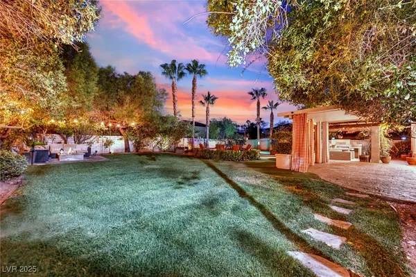 $1,350,000 | 8817 Tierra Hope Court, Las Vegas, NV 89143