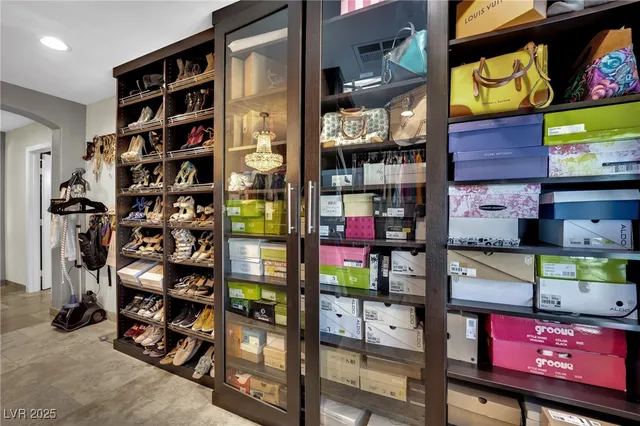 $1,350,000 | 8817 Tierra Hope Court, Las Vegas, NV 89143