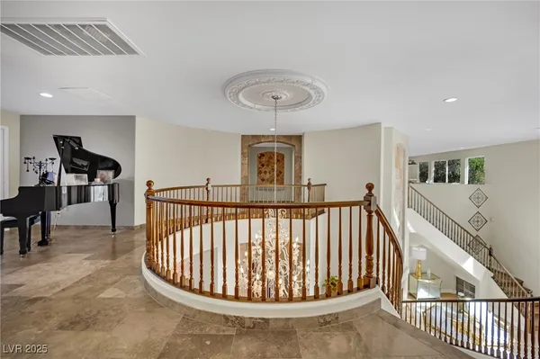 $1,350,000 | 8817 Tierra Hope Court, Las Vegas, NV 89143