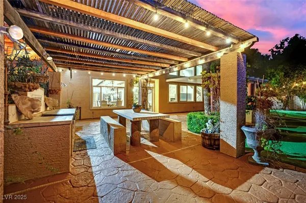 $1,350,000 | 8817 Tierra Hope Court, Las Vegas, NV 89143