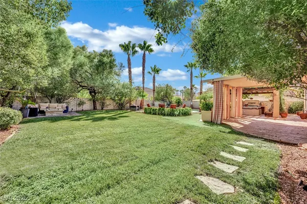 $1,350,000 | 8817 Tierra Hope Court, Las Vegas, NV 89143