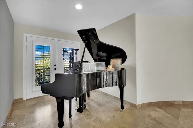 $1,350,000 | 8817 Tierra Hope Court, Las Vegas, NV 89143