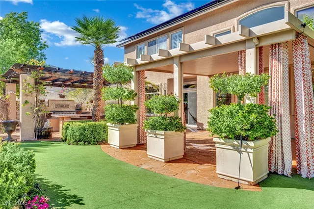 $1,350,000 | 8817 Tierra Hope Court, Las Vegas, NV 89143