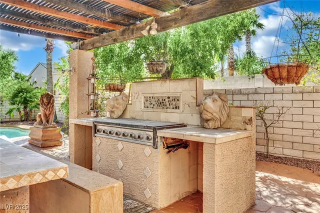 $1,350,000 | 8817 Tierra Hope Court, Las Vegas, NV 89143