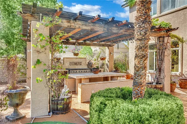 $1,350,000 | 8817 Tierra Hope Court, Las Vegas, NV 89143