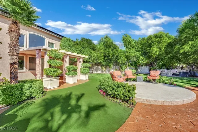 $1,350,000 | 8817 Tierra Hope Court, Las Vegas, NV 89143