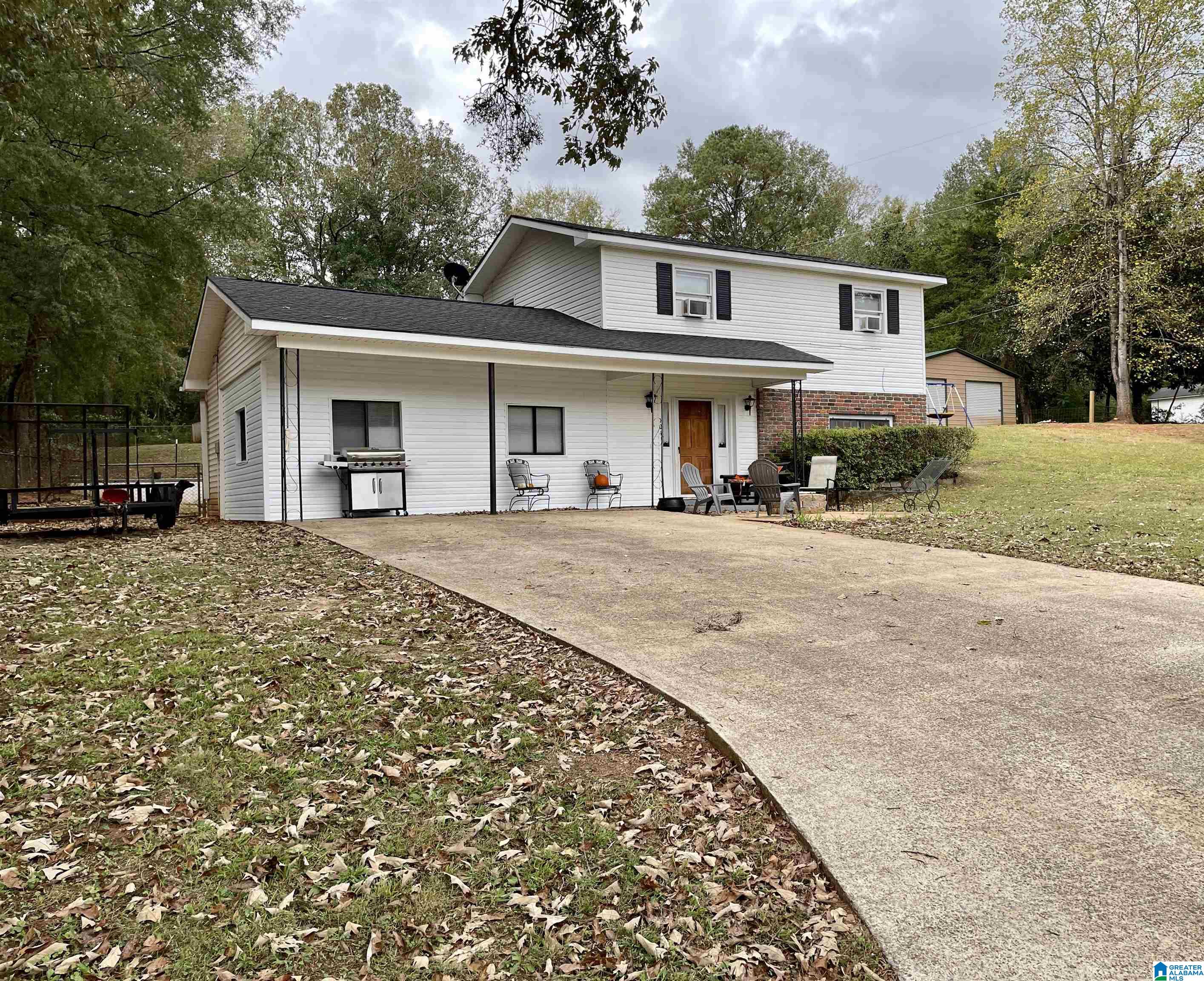 104 Higgins Street Talladega, AL 35160 - Photo 2 of 19