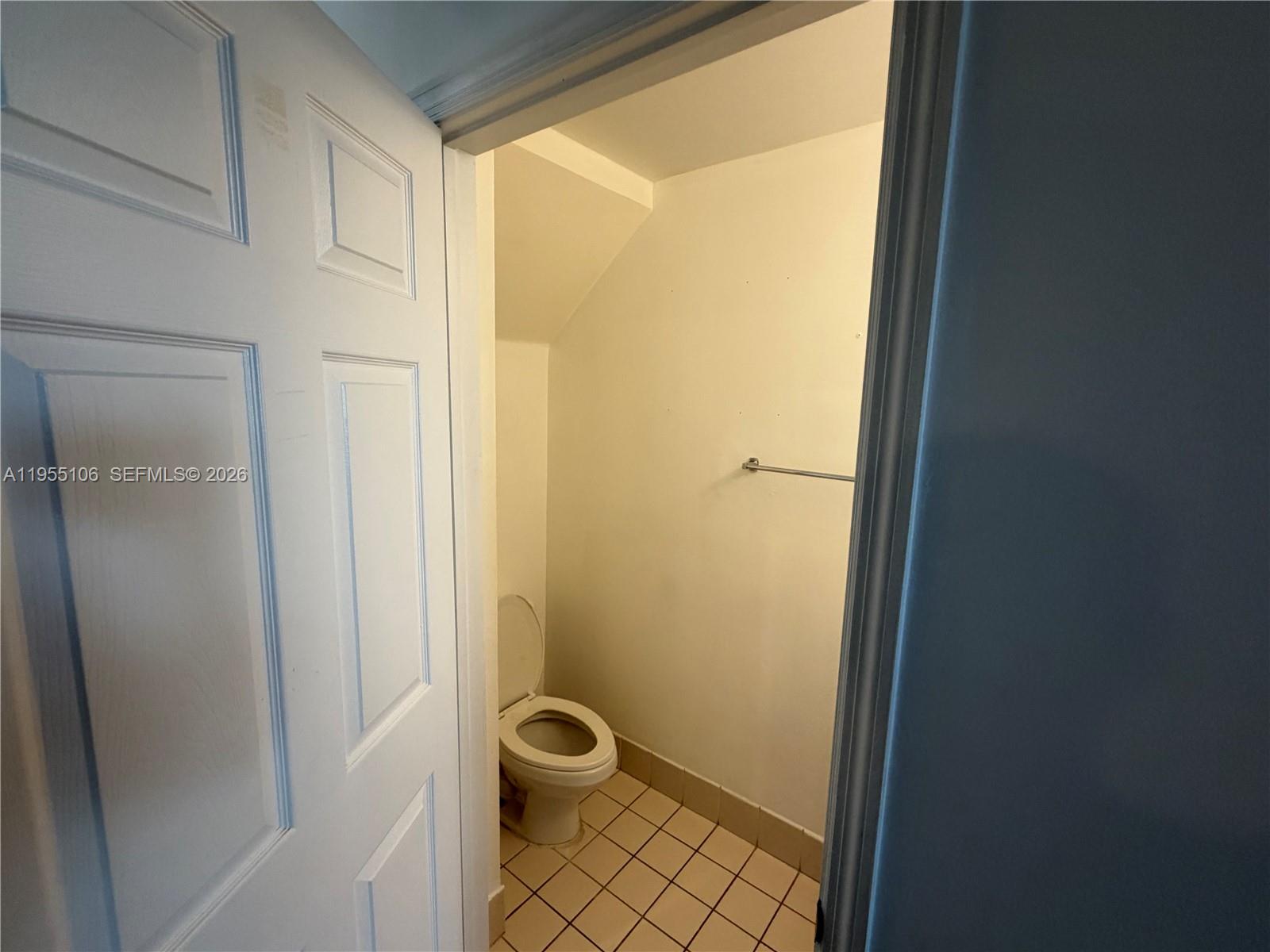 4256 Northeast 9th Street Homestead, FL 33033 - Photo 12 of 51