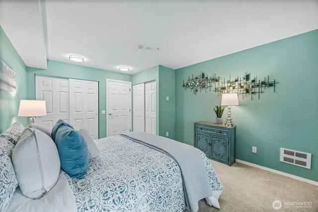 $339,500 | 4081 224th Lane Southeast, Unit 210, Issaquah, WA 98029