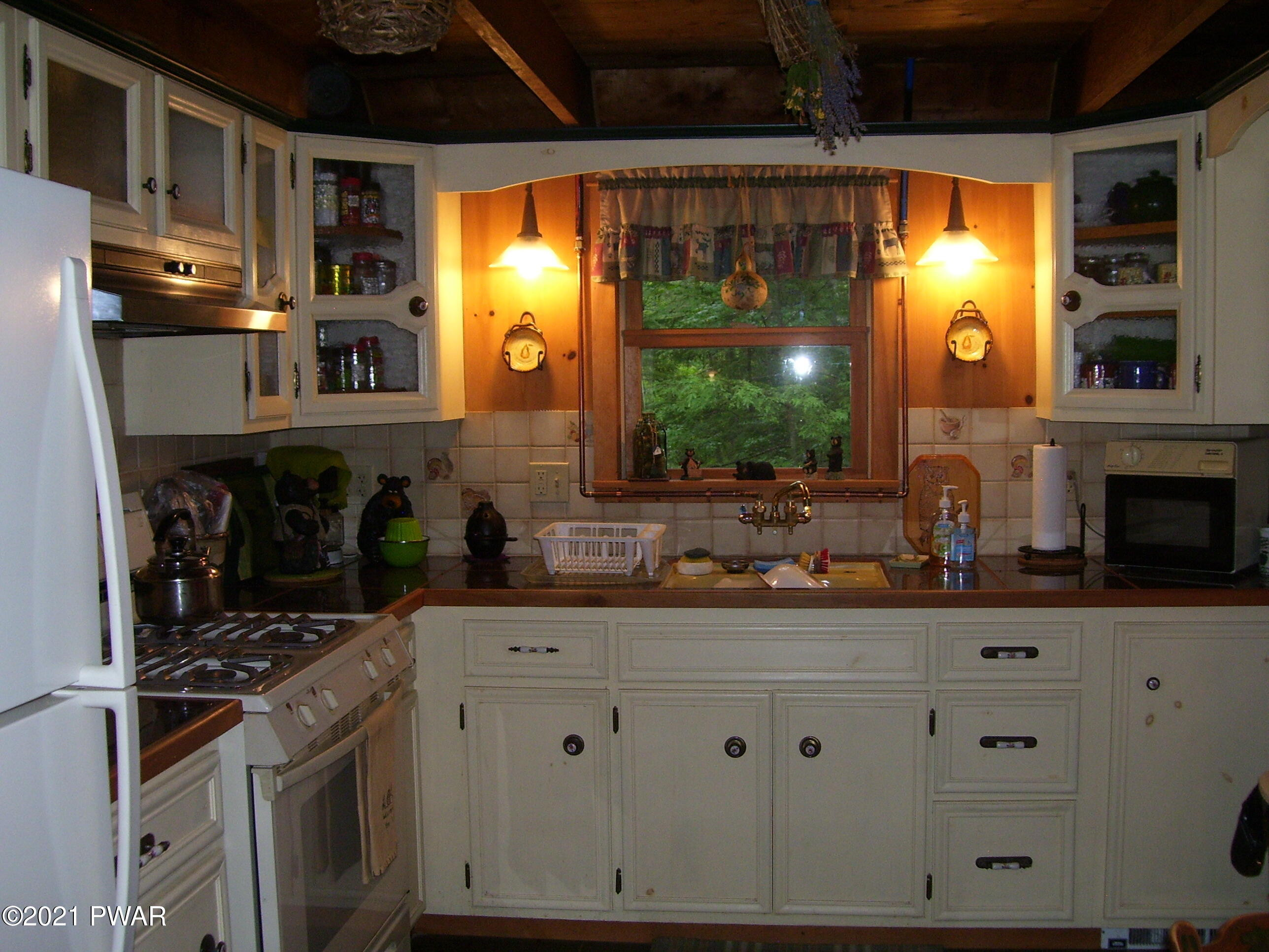 352 North Shore Road Greentown, PA 18426 - Photo 13 of 46 Kitchen