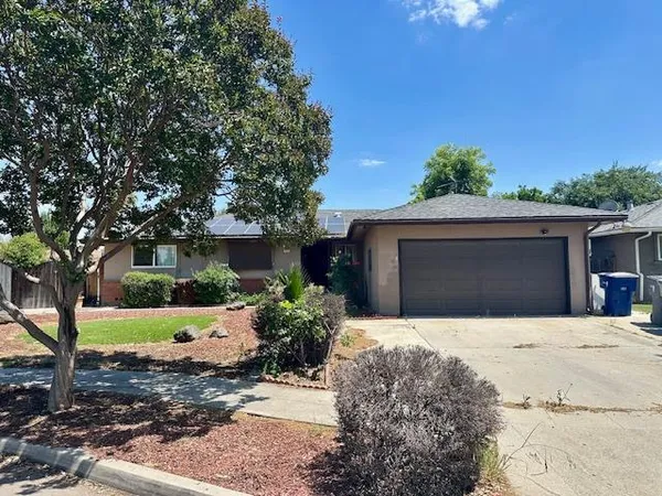 $389,900 | 6590 North Mariposa Street, Fresno, CA 93710