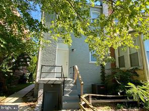 524 Roxboro Place Northwest Washington, DC 20011 - Photo 4 of 16