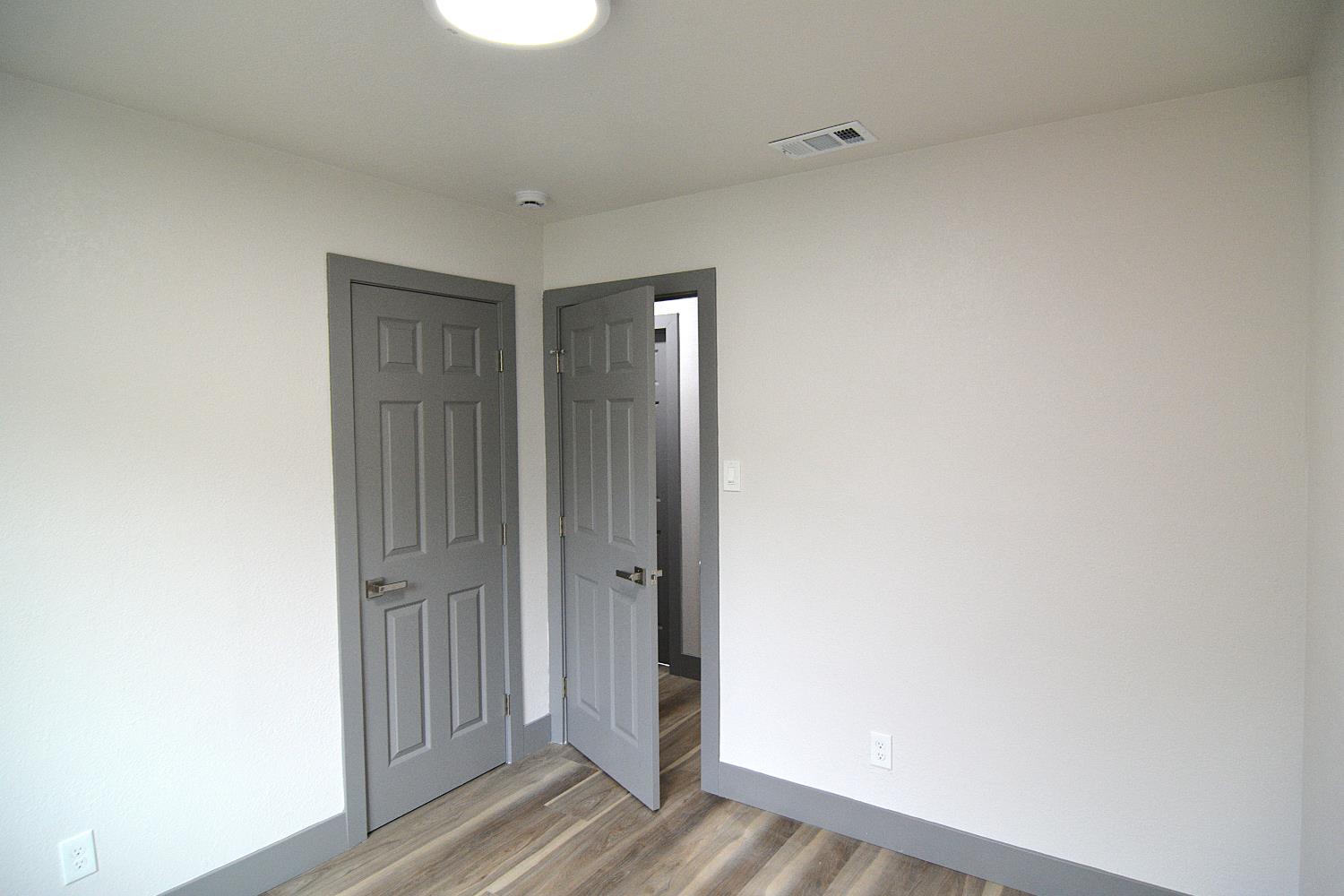 7536 Cosgrove Way Sacramento, CA 95822 - Photo 17 of 22 a view of a livingroom with wooden floor