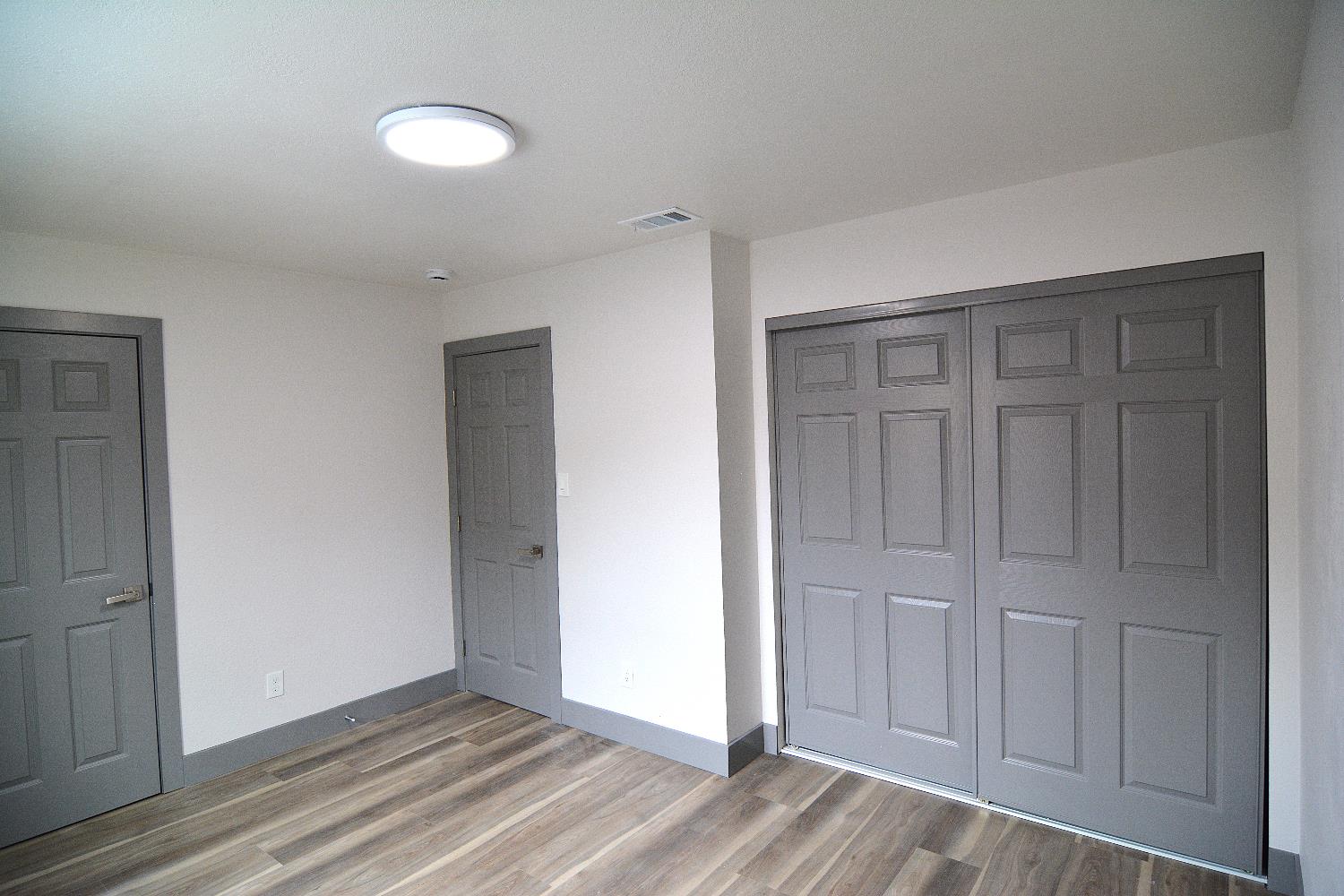 7536 Cosgrove Way Sacramento, CA 95822 - Photo 20 of 22 an empty room with closet area