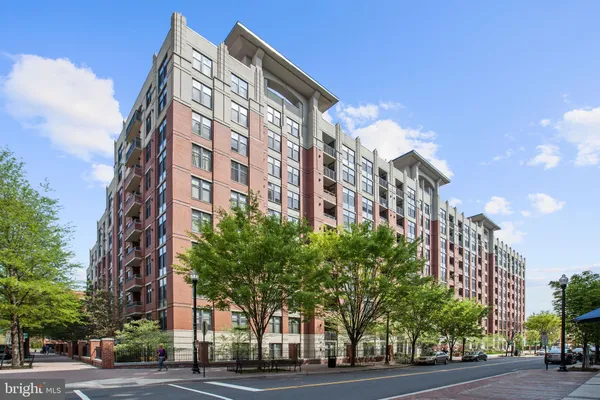 $3,650 | 1021 North Garfield Street, Unit 438, Arlington, VA 22201