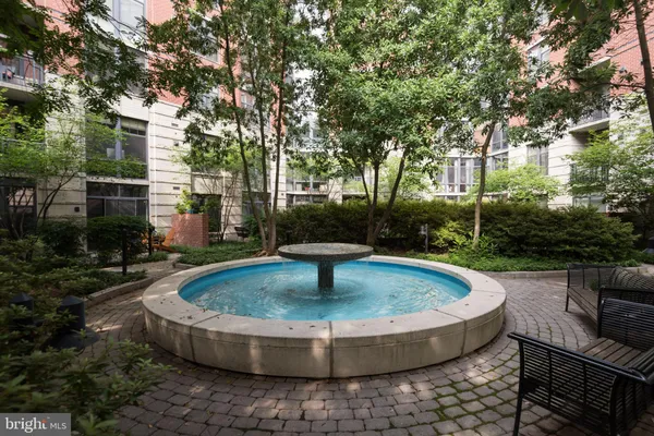 $3,650 | 1021 North Garfield Street, Unit 438, Arlington, VA 22201