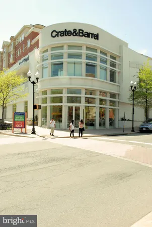 $3,650 | 1021 North Garfield Street, Unit 438, Arlington, VA 22201