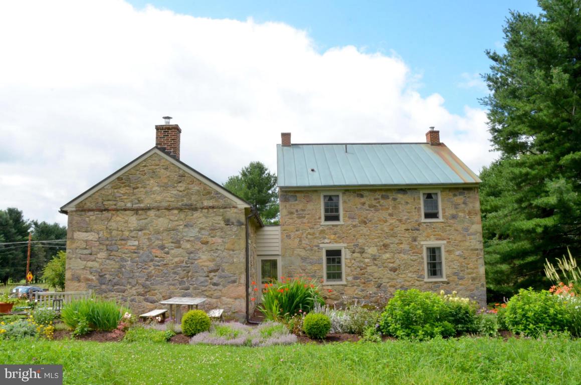 2038 Creek Road Manheim, PA 17545 - Photo 4 of 49