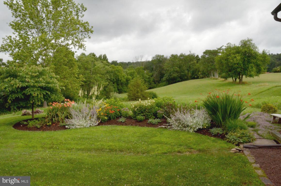 2038 Creek Road Manheim, PA 17545 - Photo 6 of 49