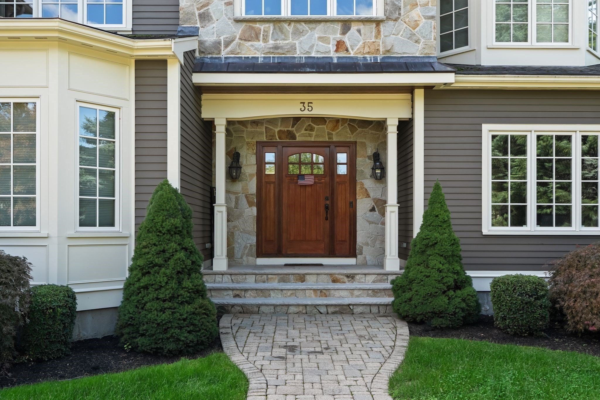 35 Sullivan Way Canton, MA 02021 - Photo 4 of 42 Gallery Image 4
