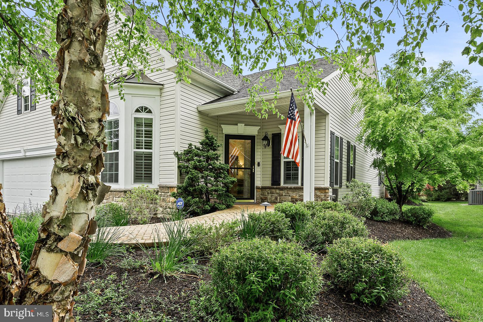 5 York Road Pennington, NJ 08534 - Photo 3 of 31 Front view - focus on entry