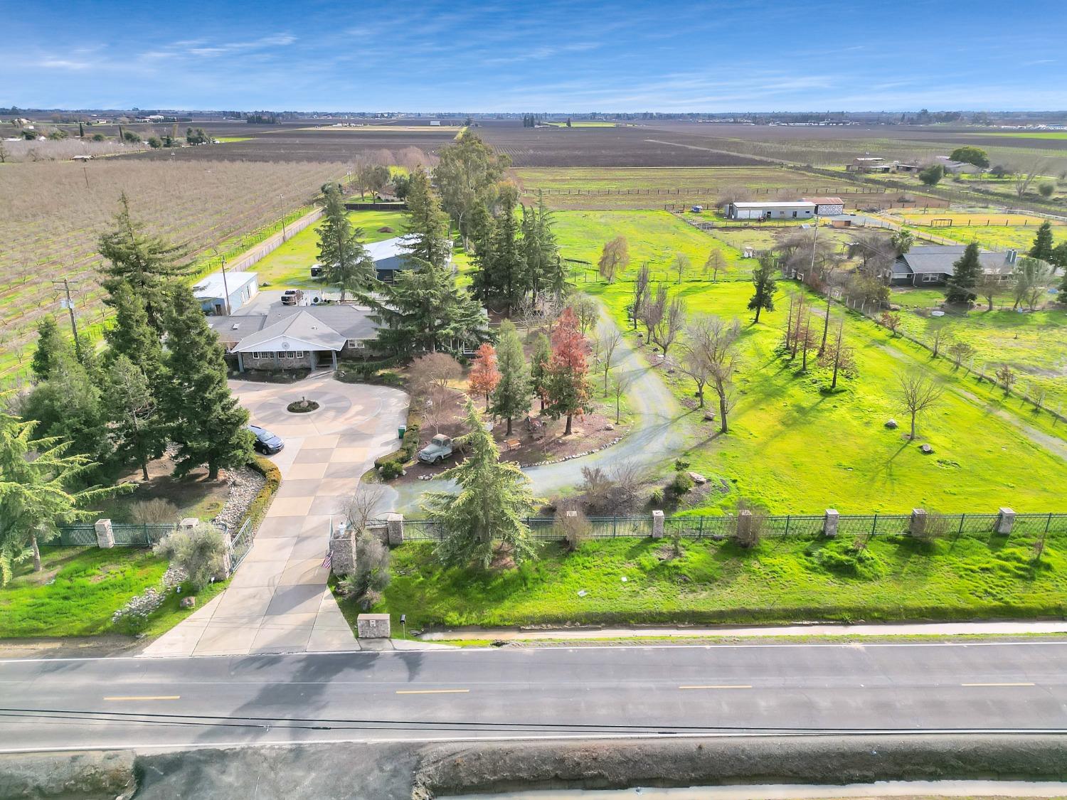 20388 Highway 99 Acampo, CA 95220 - Photo 7 of 24 a view of an ocean view