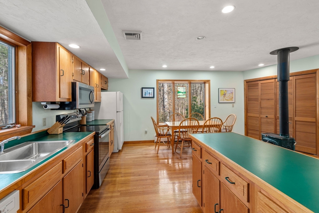 189 Spring Street Hopkinton, MA 01748 - Photo 6 of 28 Gallery Image 6