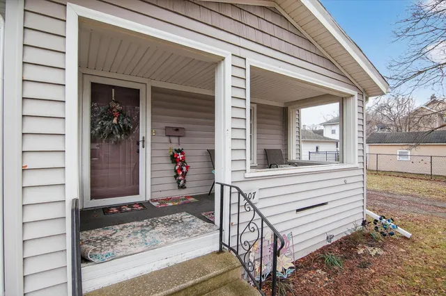 $149,900 | 907 Sixth Street, Jackson, MI 49203