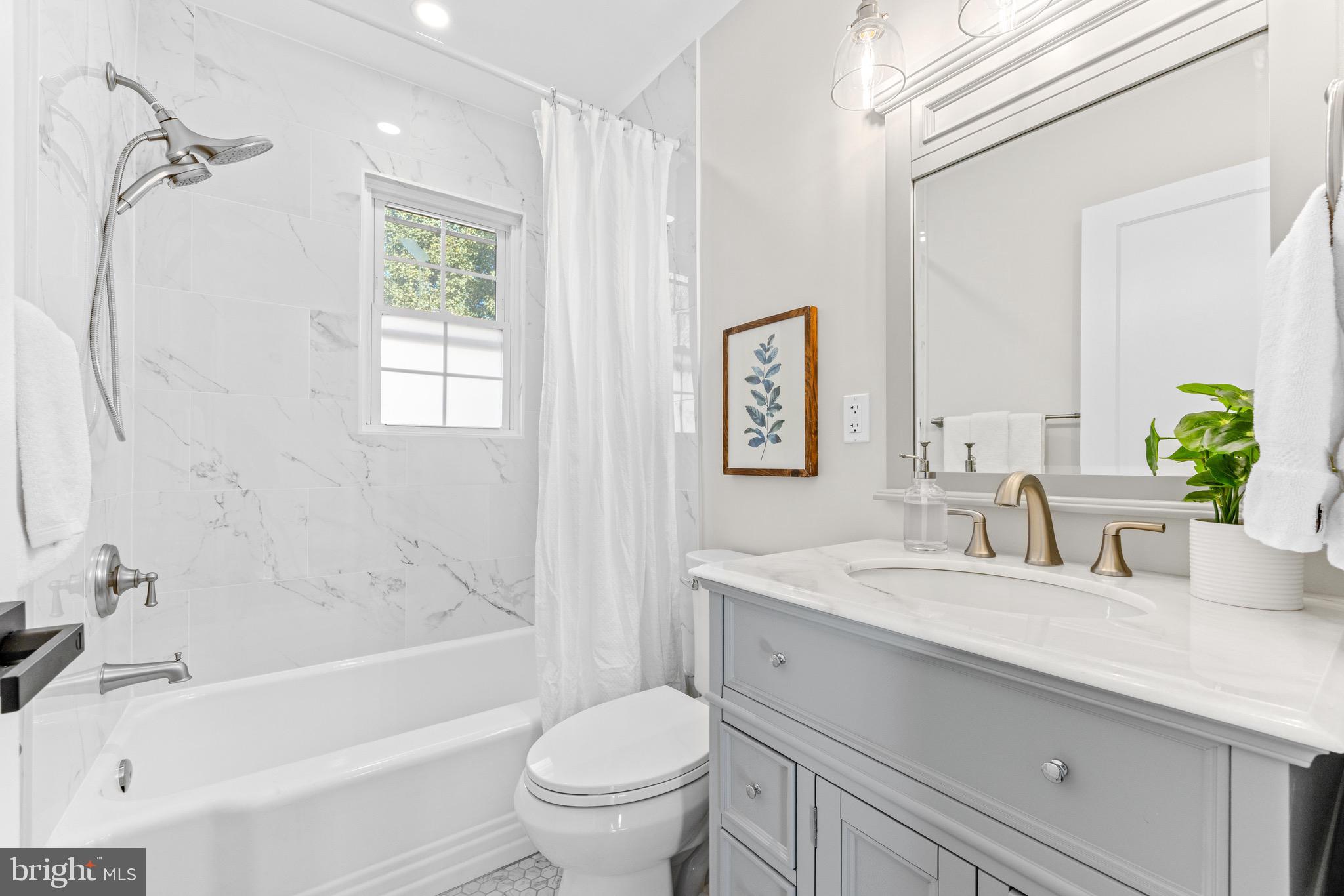 1707 Republic Road Silver Spring, MD 20902 - Photo 19 of 59 Upstairs full bath