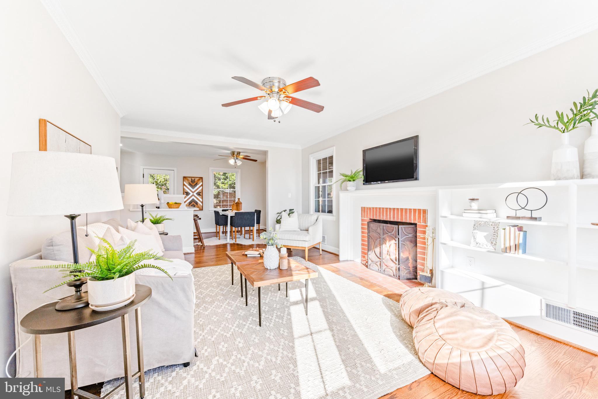 1707 Republic Road Silver Spring, MD 20902 - Photo 2 of 59 Living room