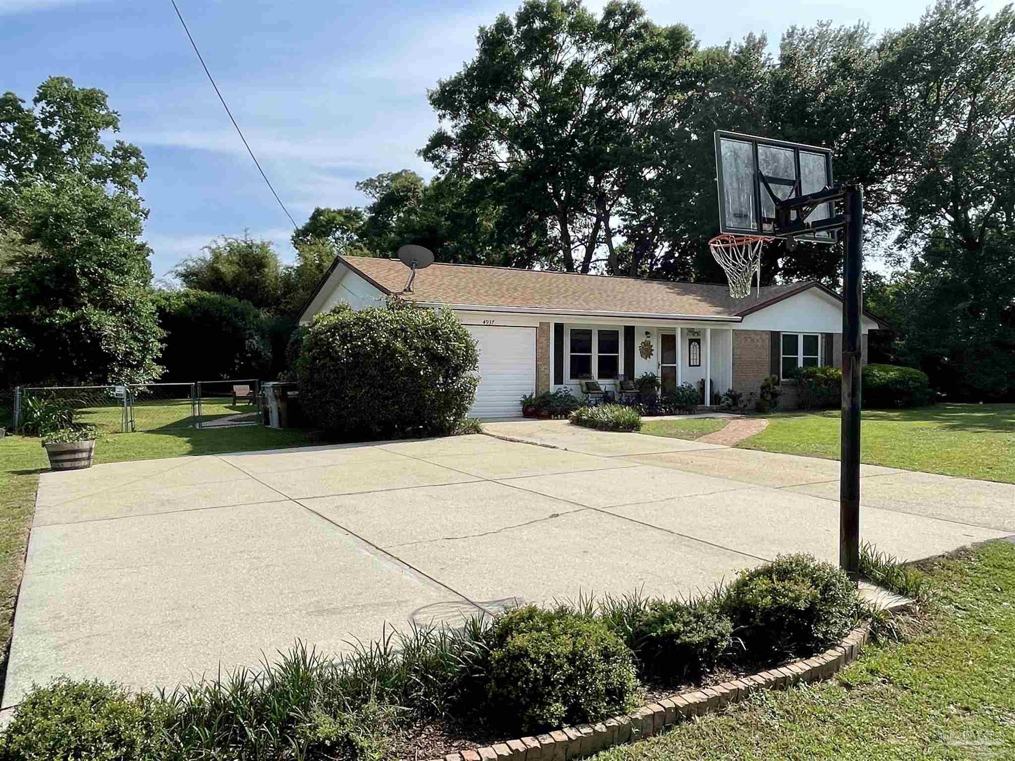 4937 Jennifer Lane Pace, FL 32571 - Photo 3 of 50