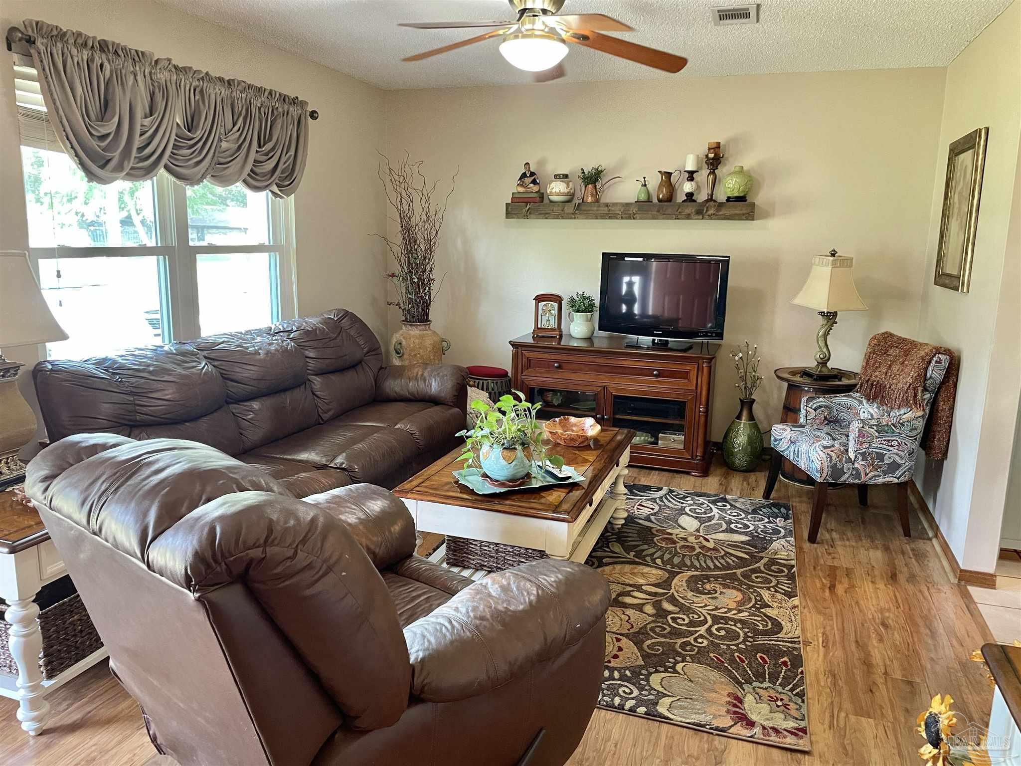 4937 Jennifer Lane Pace, FL 32571 - Photo 5 of 50