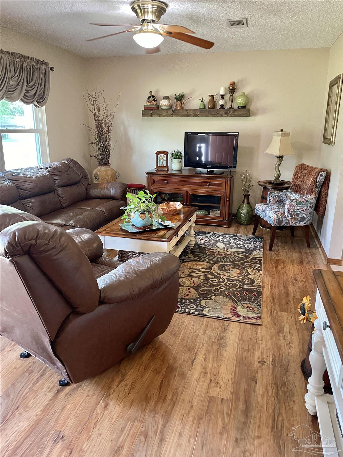 4937 Jennifer Lane Pace, FL 32571 - Photo 7 of 50