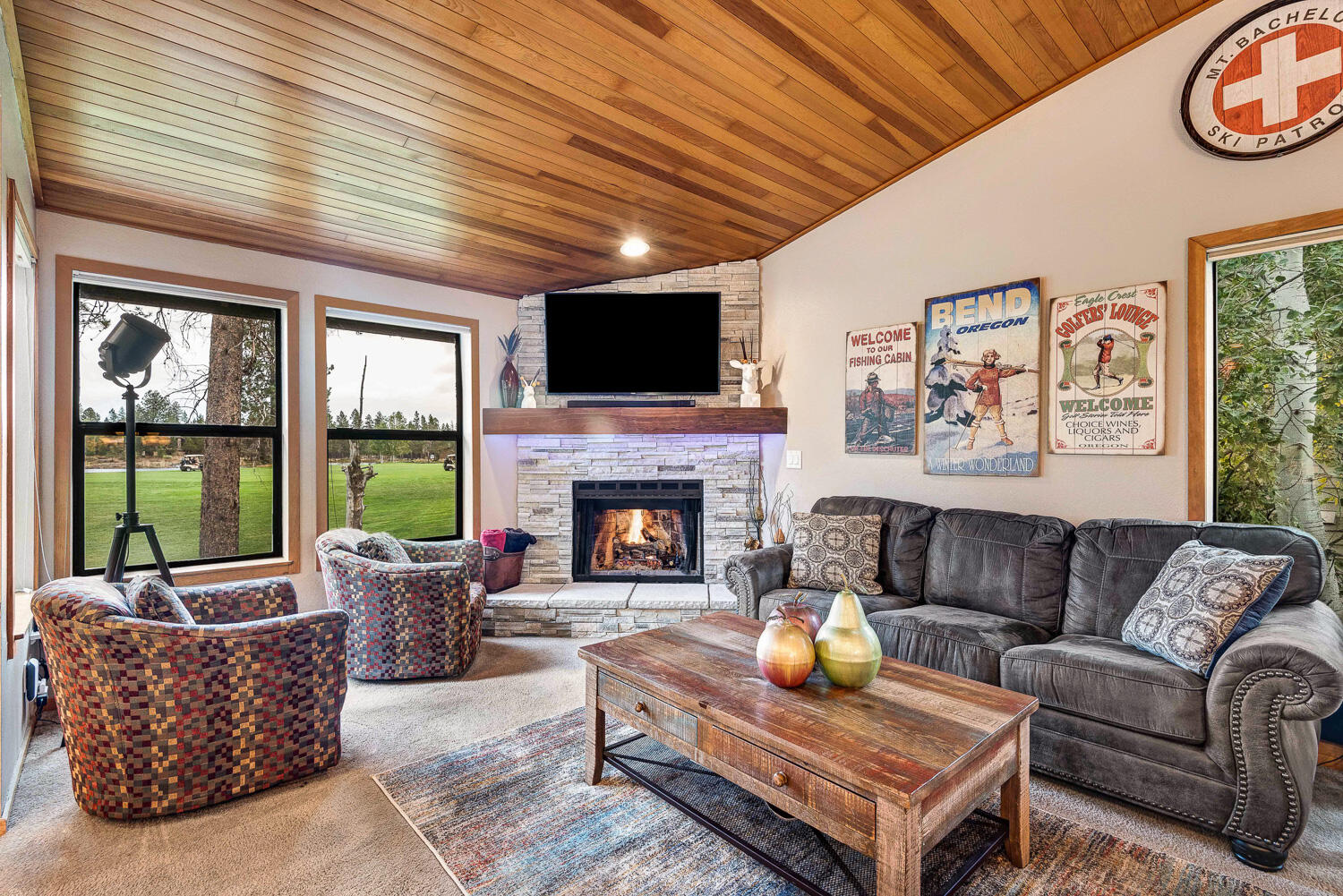 17812 West Core Road, Unit 29 Sunriver, OR 97707 - Photo 2 of 24 Family Room