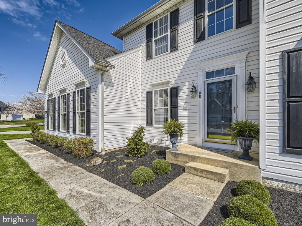38 Smith Mill Road New Freedom, PA 17349 - Photo 2 of 28 Charming entrance
