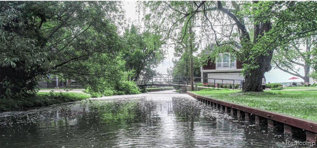 1865 Cass Lake Front Road Keego Harbor, MI 48320 - Photo 35 of 36