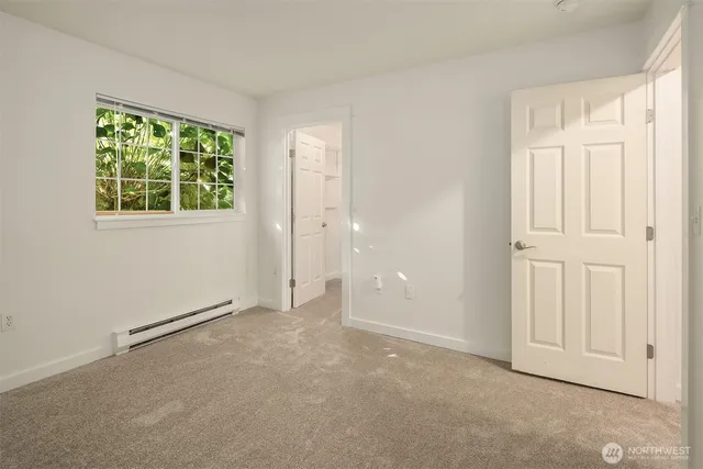 $350,000 | 25025 Southeast Klahanie Boulevard, Unit B101, Issaquah, WA 98029