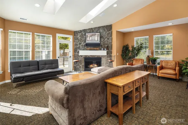 $350,000 | 25025 Southeast Klahanie Boulevard, Unit B101, Issaquah, WA 98029