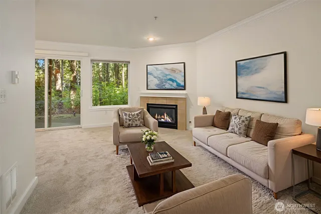 $350,000 | 25025 Southeast Klahanie Boulevard, Unit B101, Issaquah, WA 98029